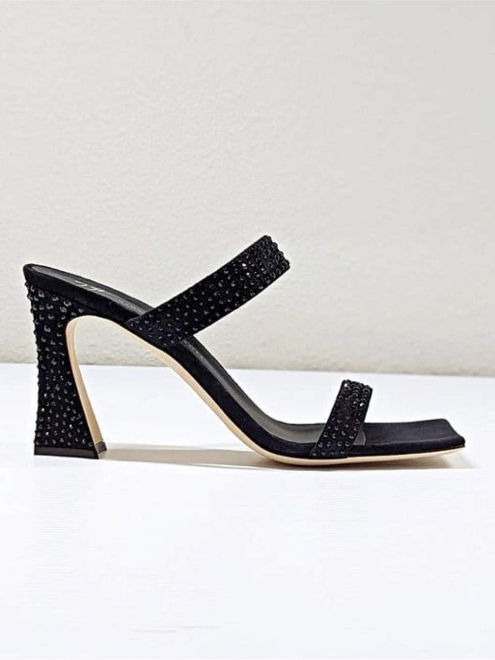 Giuseppe Zanotti Women's Vanilla Crystal Embellished Sandals Size 42 (MSRP $850) - Picture 3 of 11